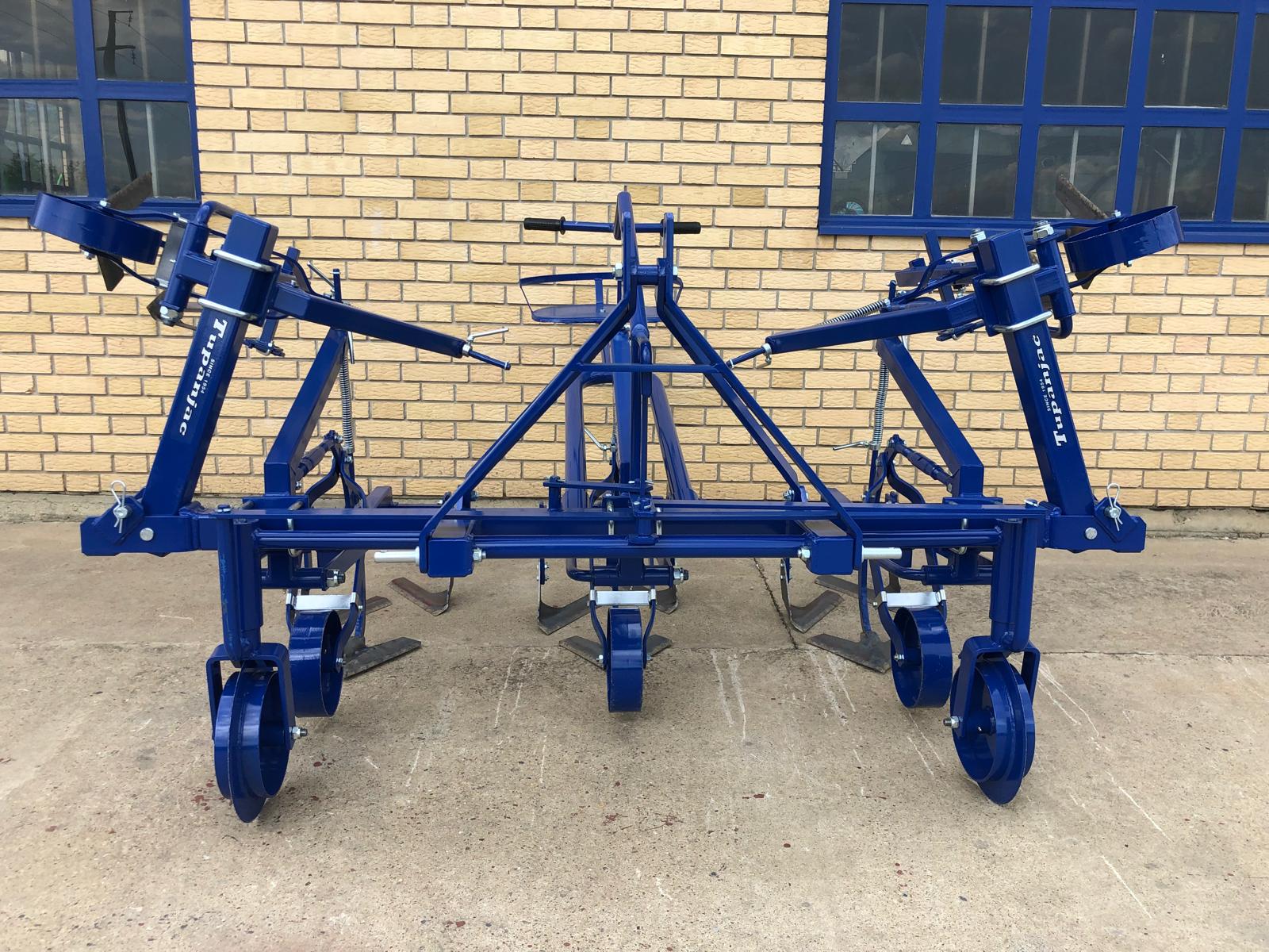 4-row inter-row cultivator with steering